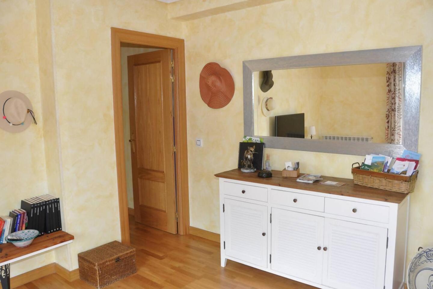 Un Apartamento Con Vistas Viguera エクステリア 写真